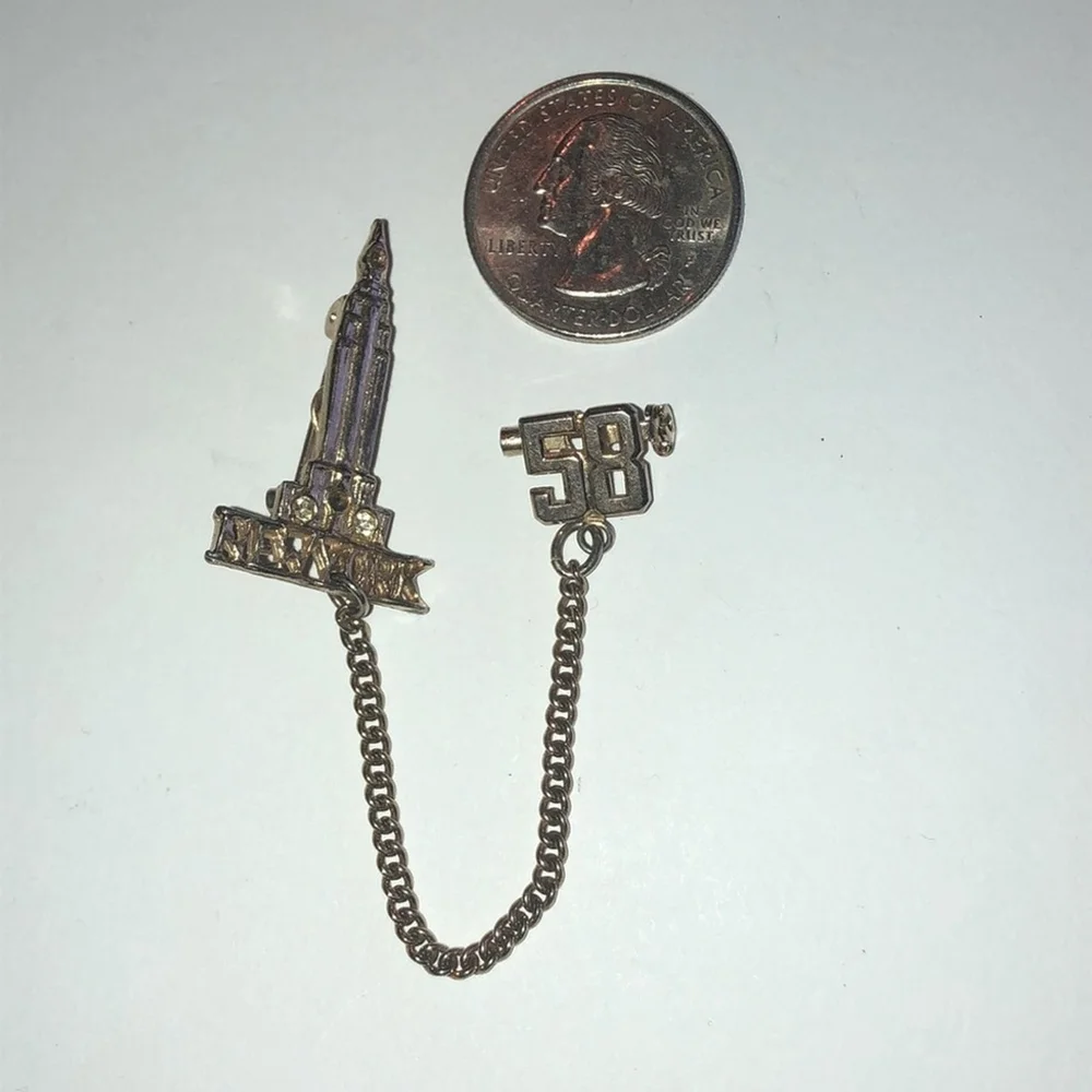 1958 New York Souvenir Pin Lapel Pin